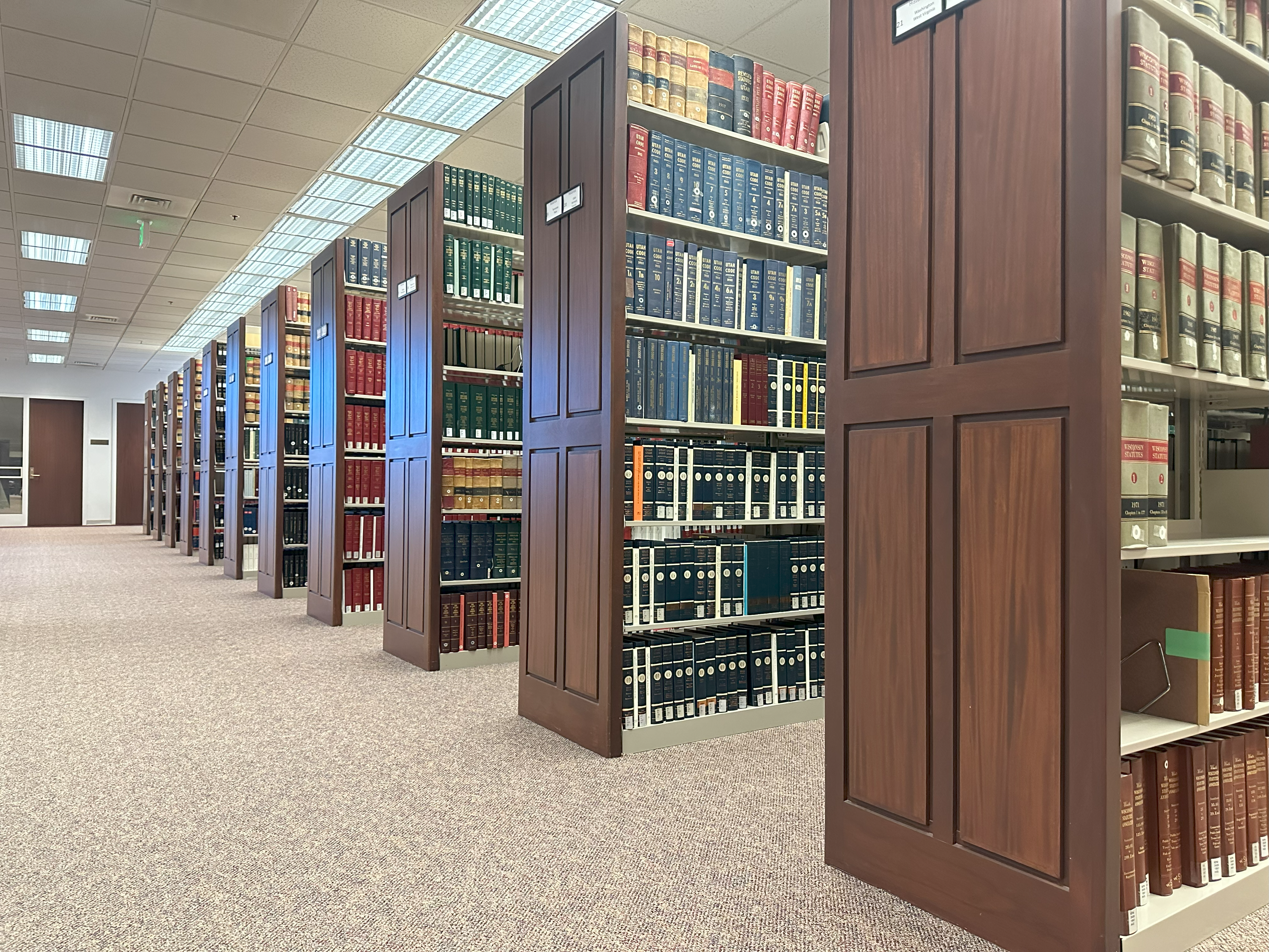 photo of book shelves in the Nevada law library